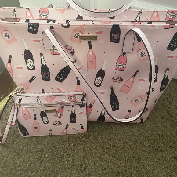 kate spade Handbags - Kate Spade Margareta Champagne Tote and matching Wristlet- Nearly New Condition